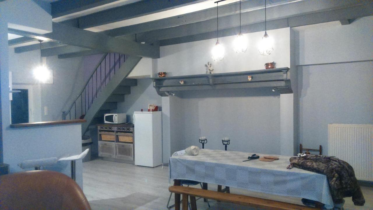Maison A La Campagne Au Coeur Du Cantal Dept 15 Marmanhac Exteriér fotografie