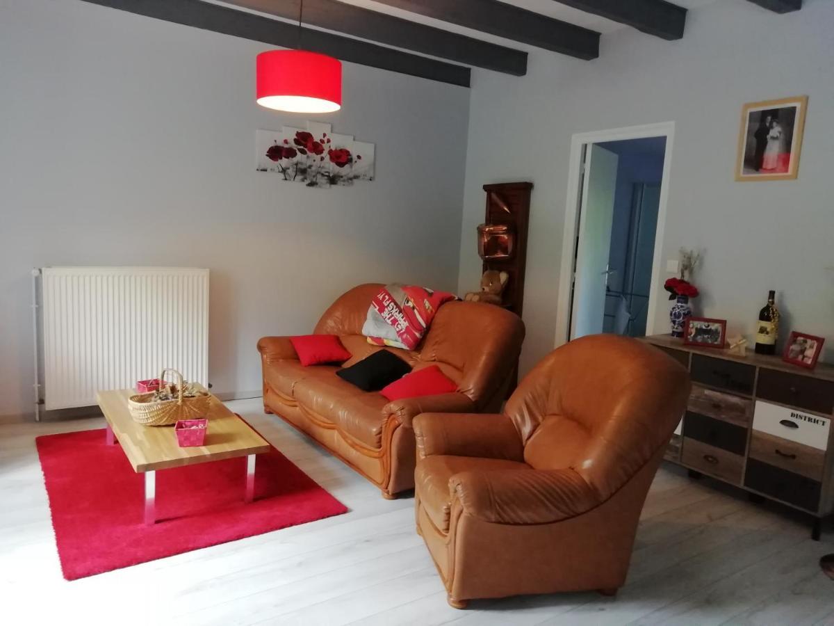 Maison A La Campagne Au Coeur Du Cantal Dept 15 Marmanhac Exteriér fotografie